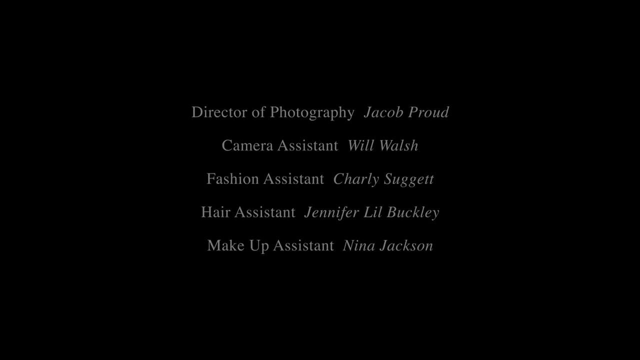 Alessandra Ambrosio – love advent