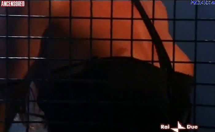 Alessia Merz – Turbo