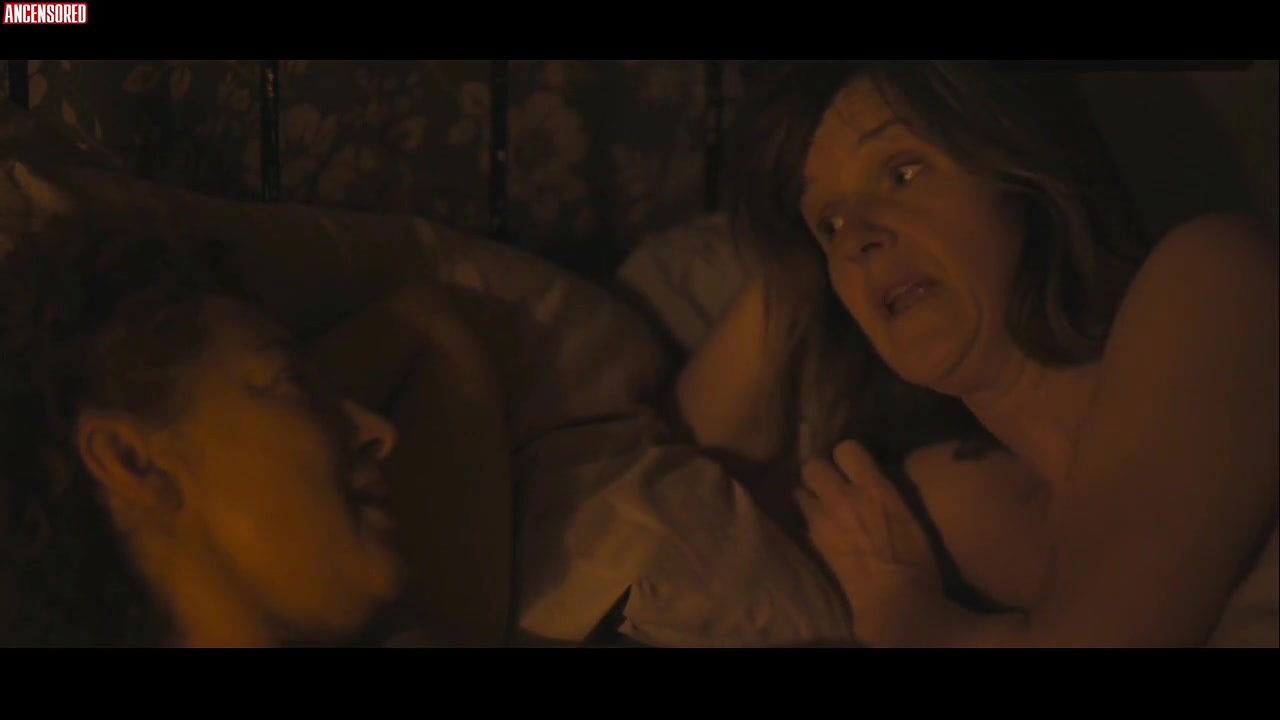 Alex Kingston – the widow