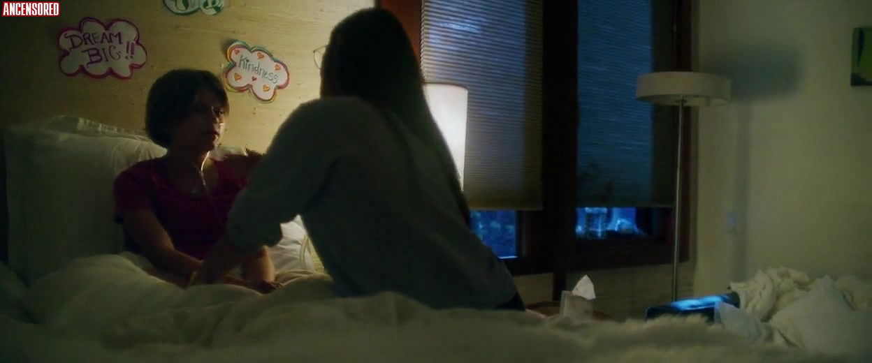 Alexandra Daddario – songbird