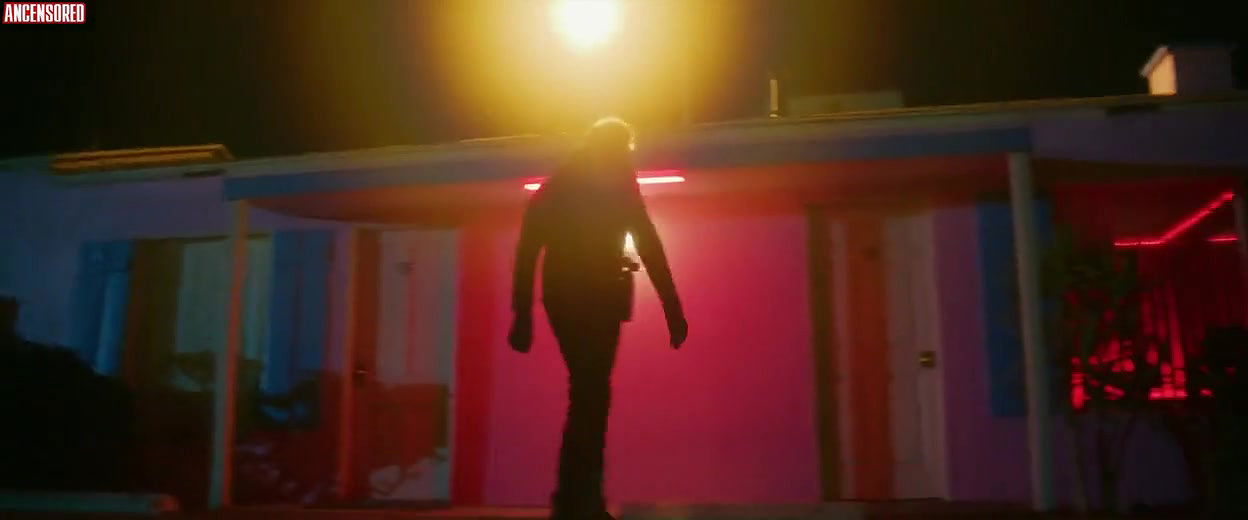 Alexandra Daddario – songbird