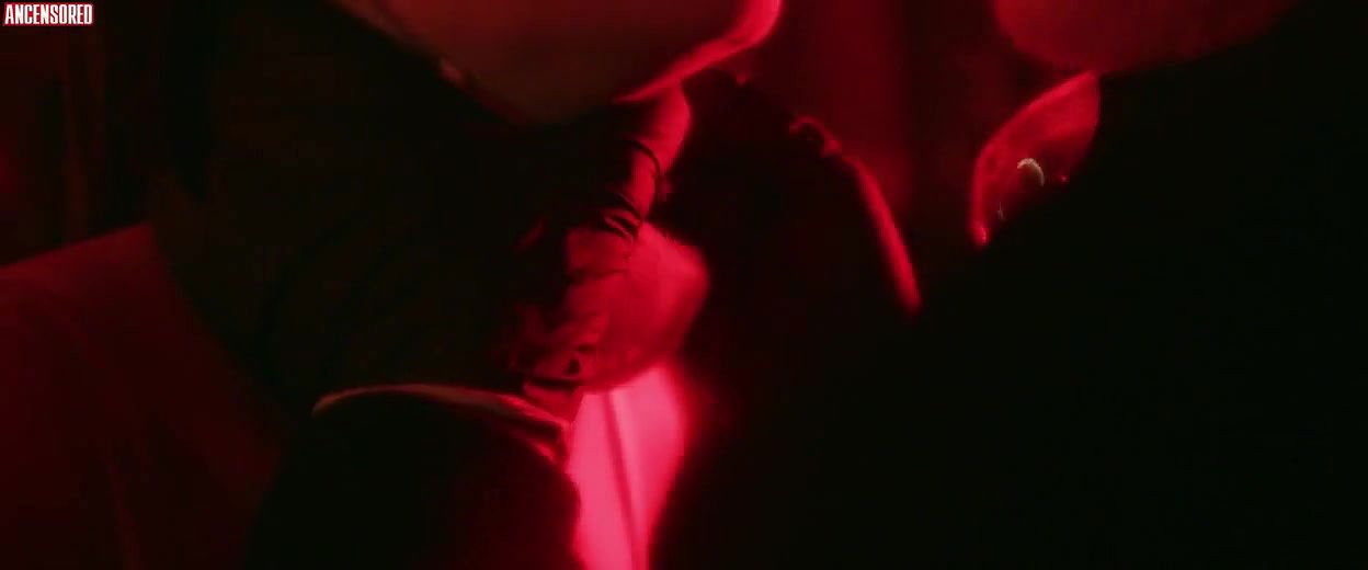 Alexandra Daddario – songbird