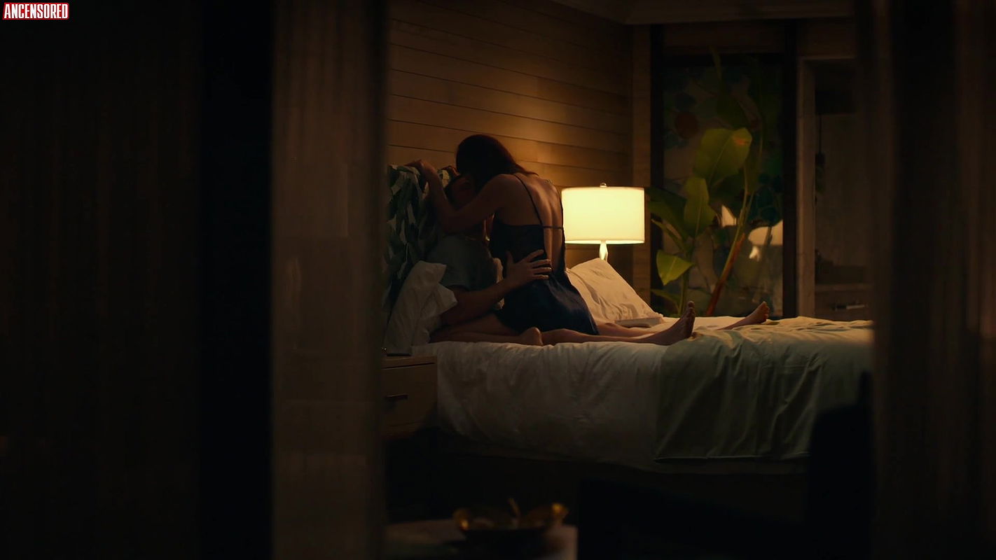 Alexandra Daddario – the white lotus