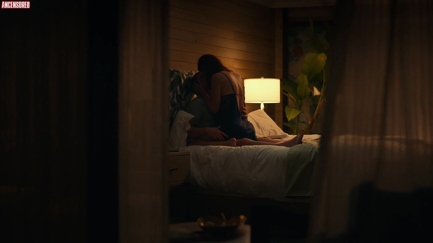 Alexandra Daddario – the white lotus