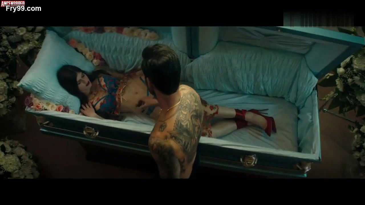 Alexandra Daddario – wait