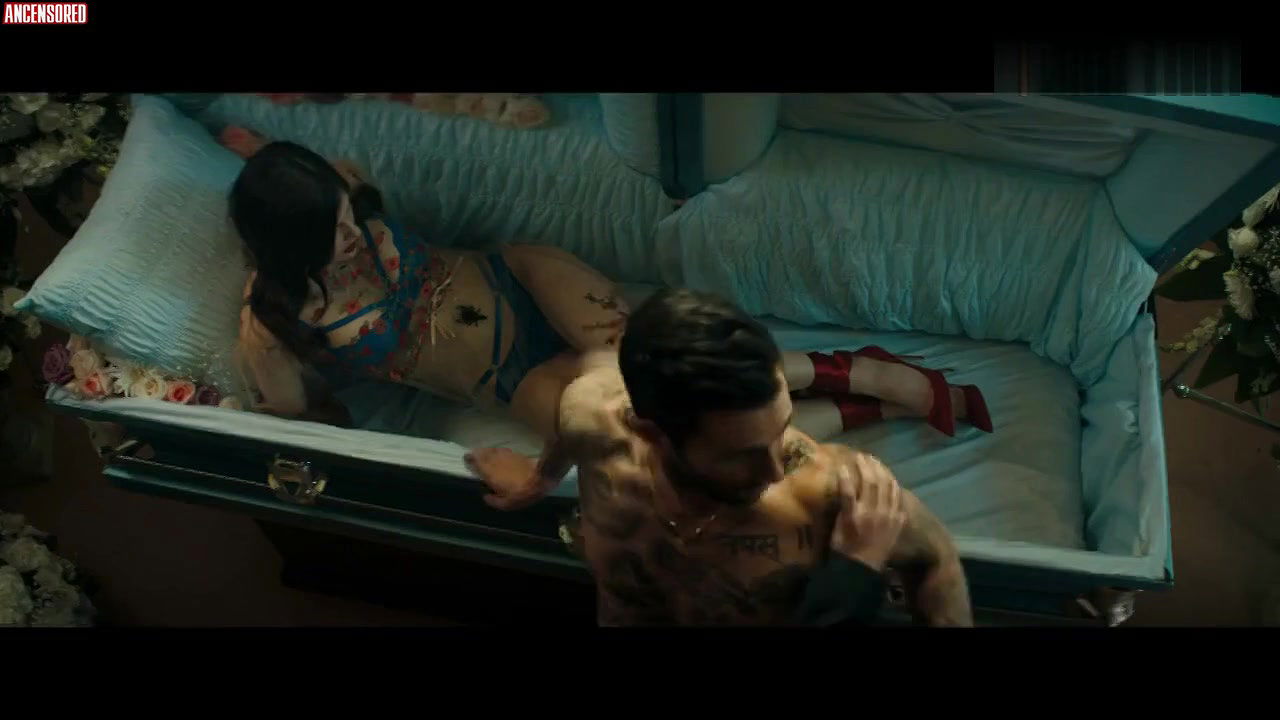 Alexandra Daddario – wait