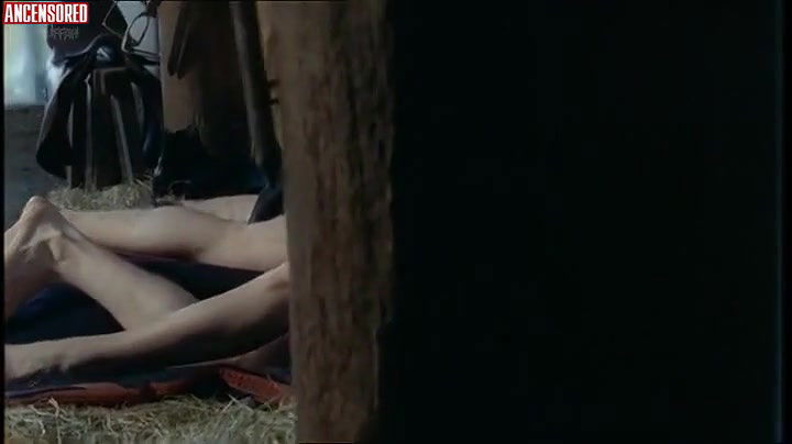 Alexandra Moen – falling