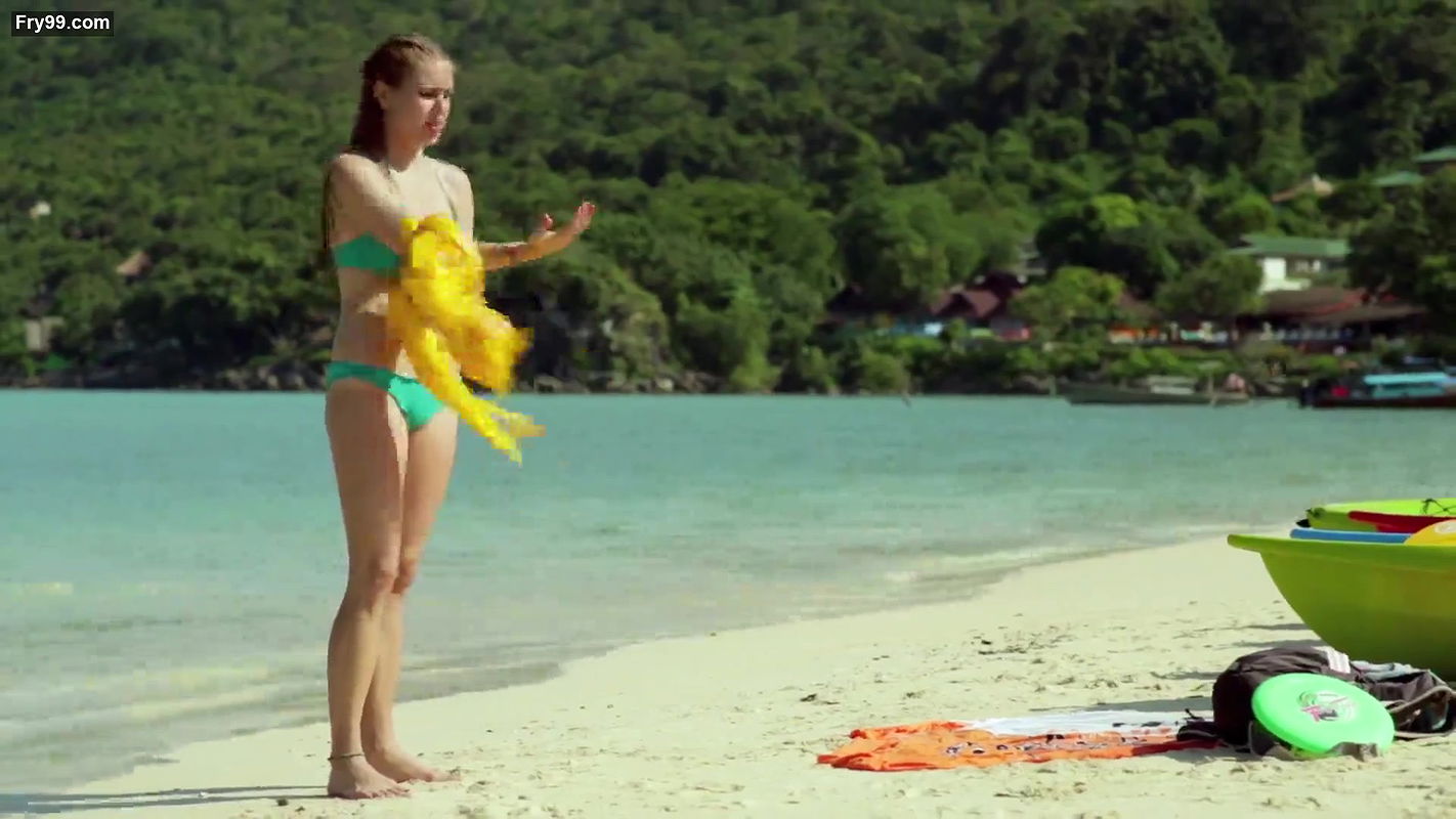 Alexandra Turshen – land of smiles