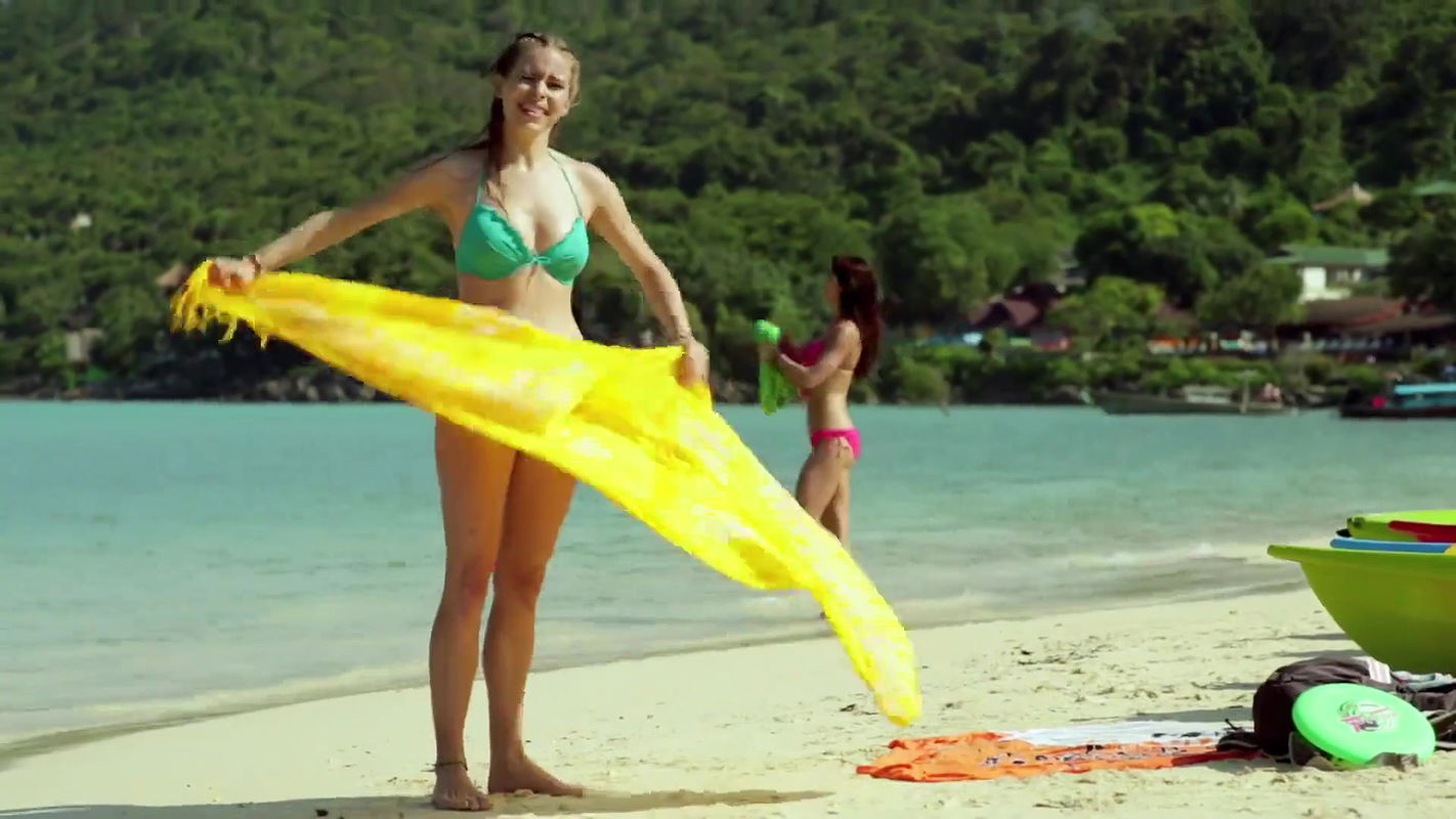 Alexandra Turshen – land of smiles