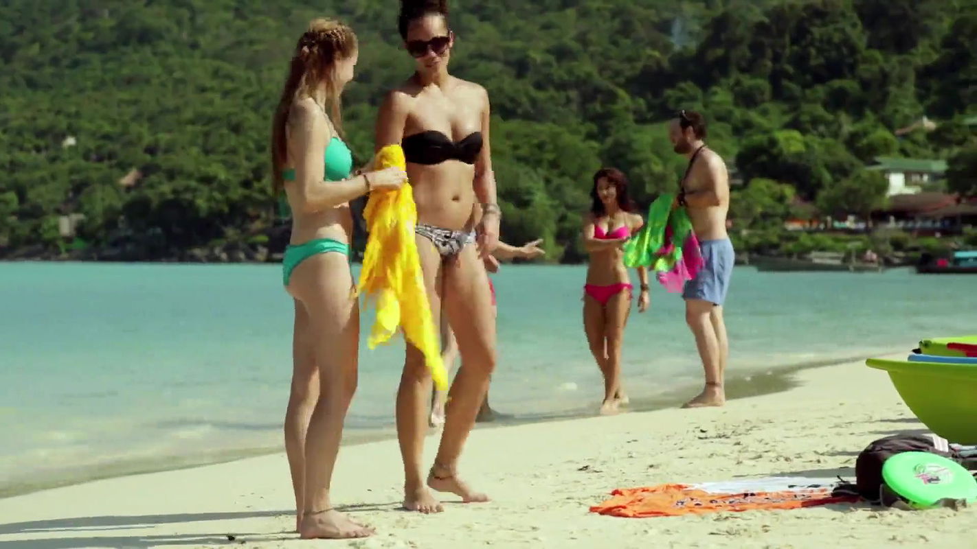 Alexandra Turshen – land of smiles