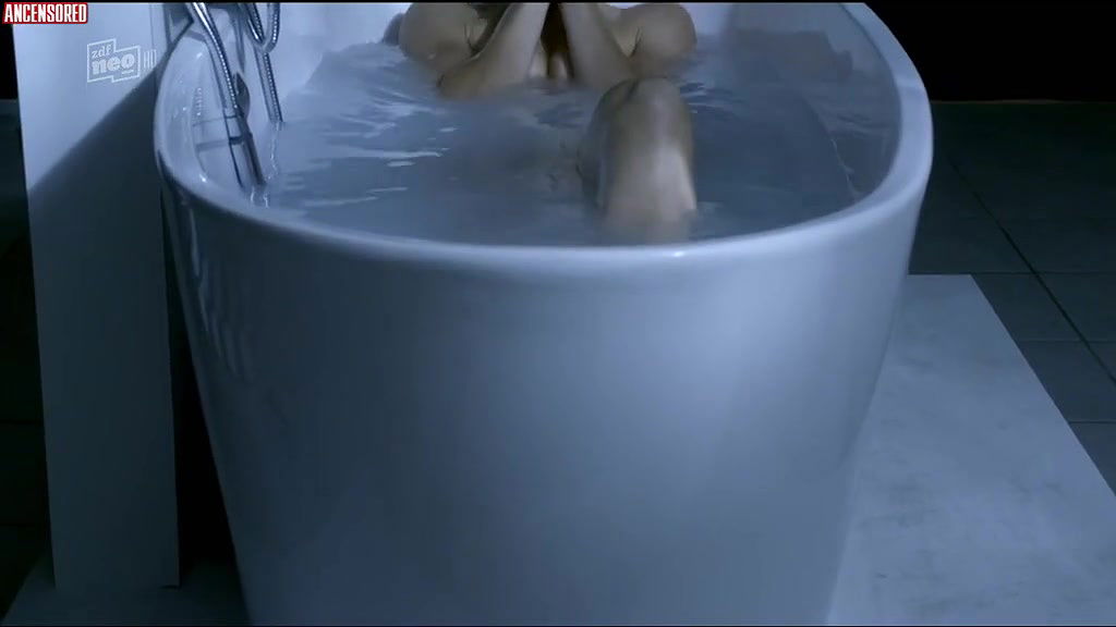 Alexia Barlier – falco