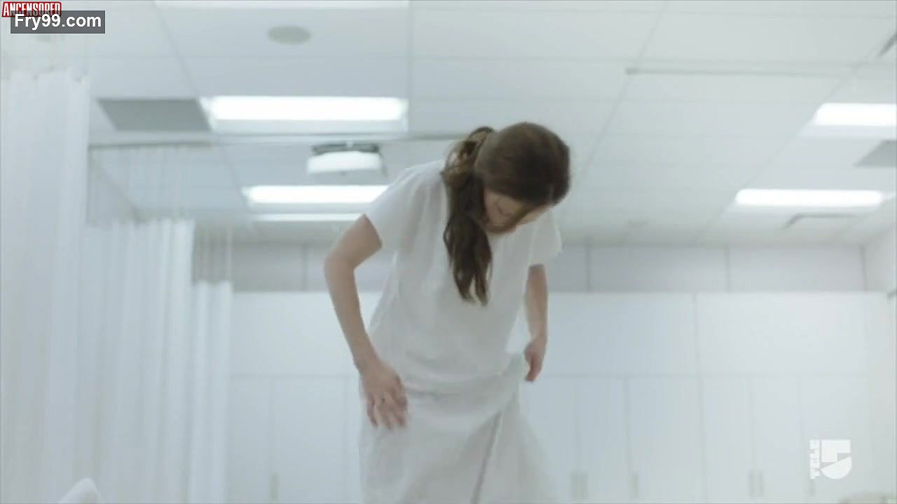 Alexis Bledel – the handmaids tale