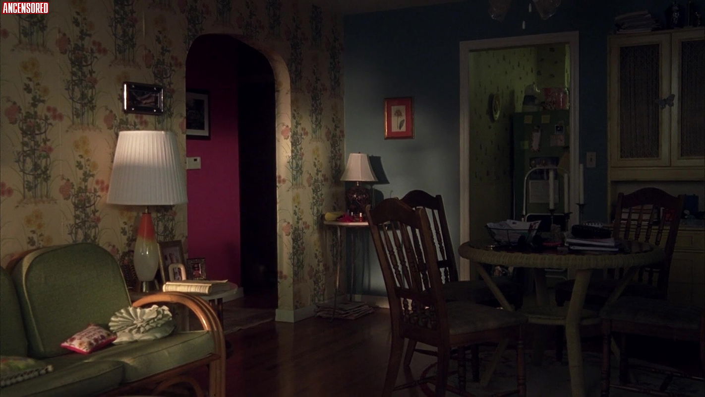 Alexis Dziena – Broken Flowers