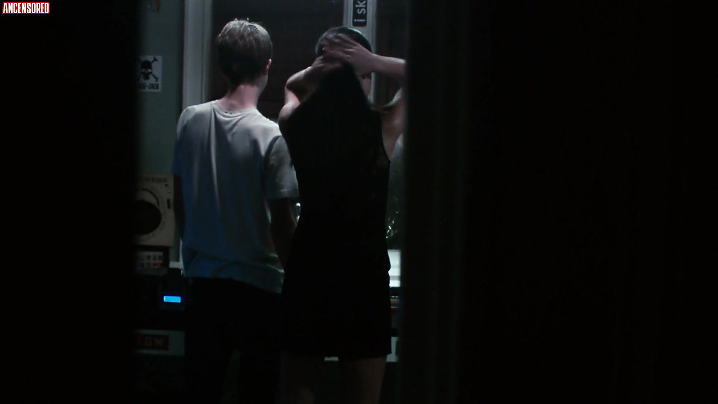 Alexis Knapp – Project X