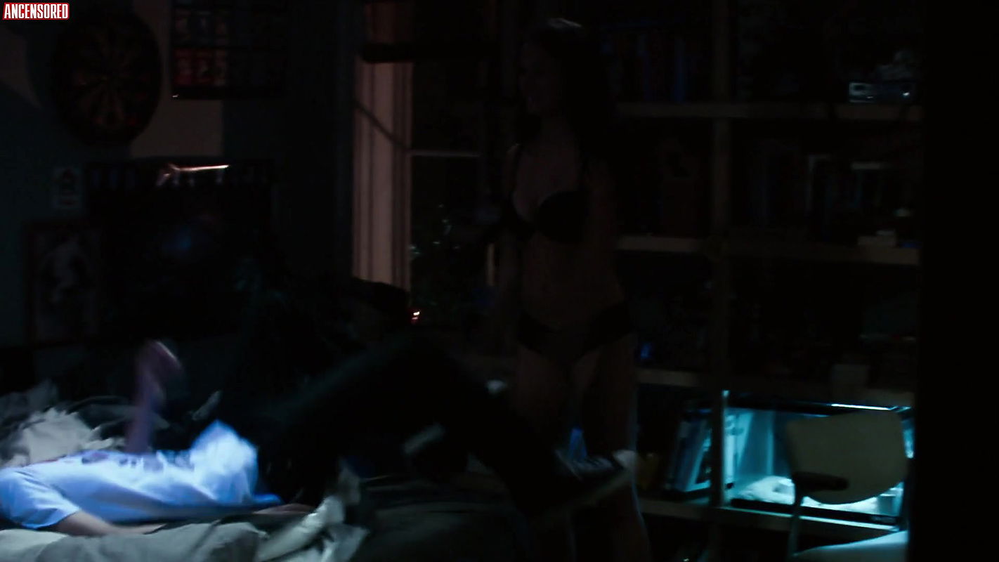 Alexis Knapp – Project X