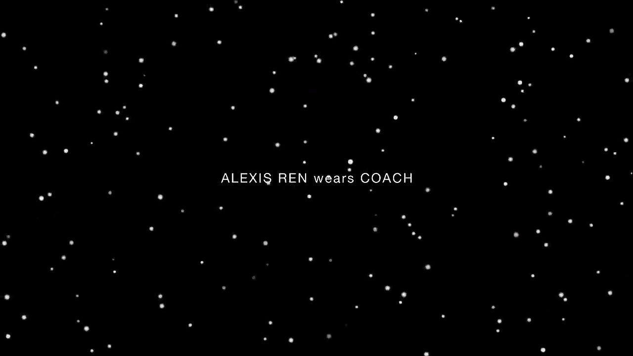 Alexis Ren – love advent