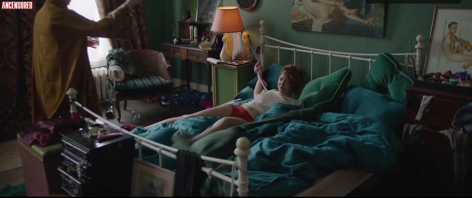 Alia Shawkat – animals