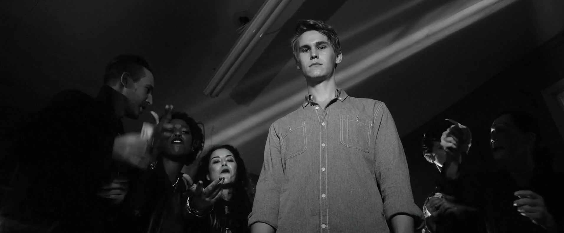 Alia Shawkat – paint it black