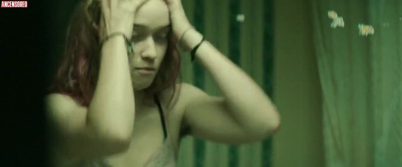 alice englert – body brokers