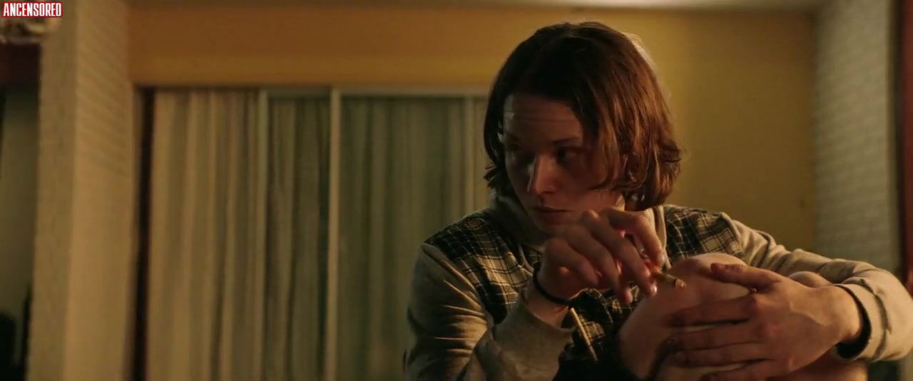 alice englert – body brokers