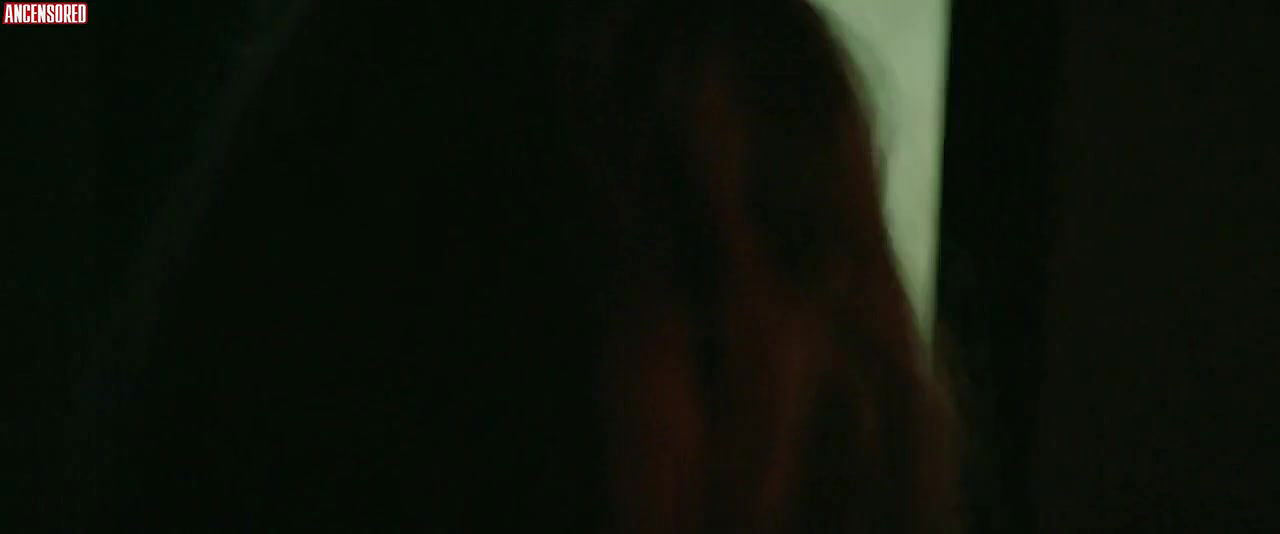 alice englert – body brokers