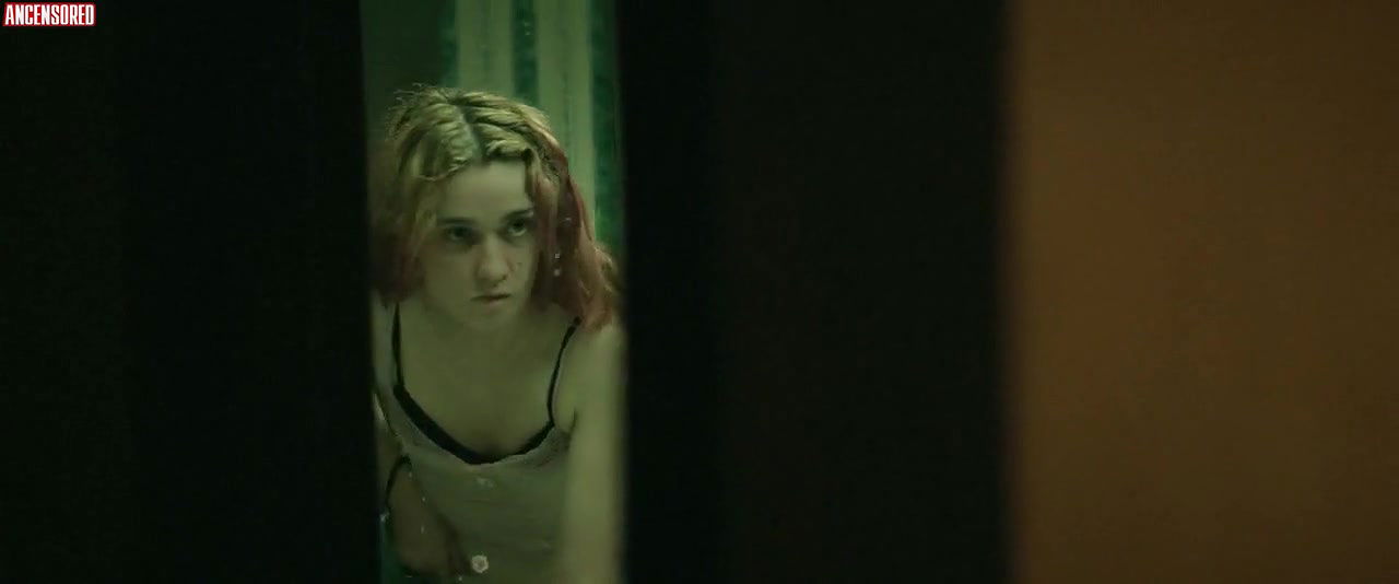 alice englert – body brokers