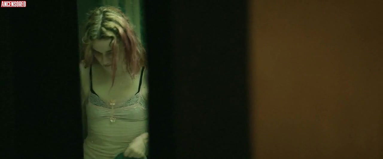 alice englert – body brokers