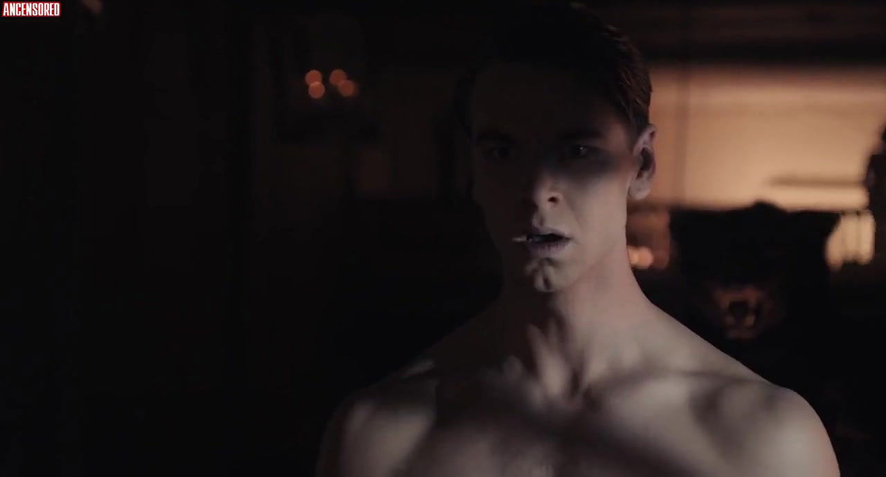 Alice Eve – bees make honey