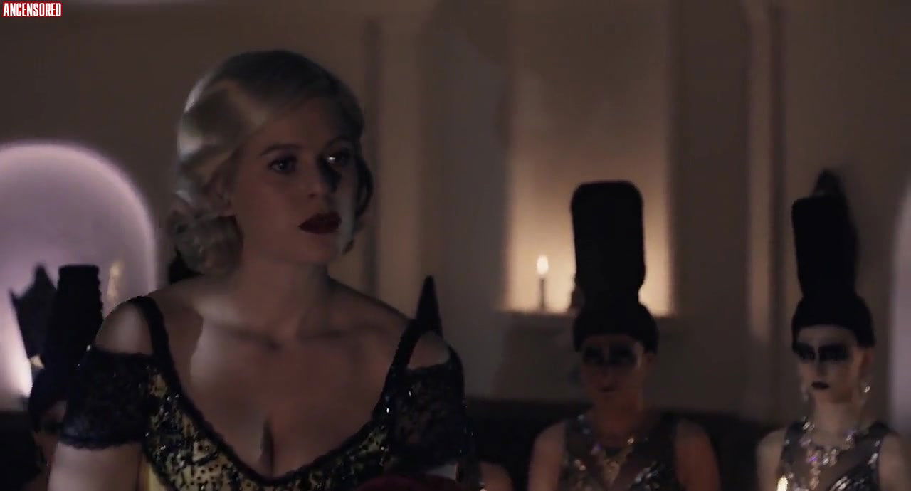 Alice Eve – bees make honey