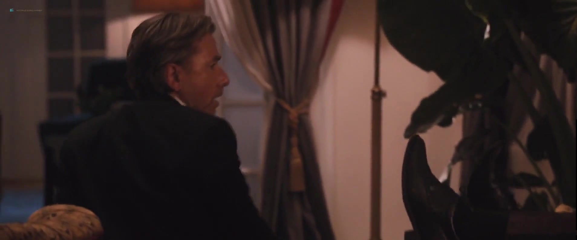 Alice Eve – the con is on