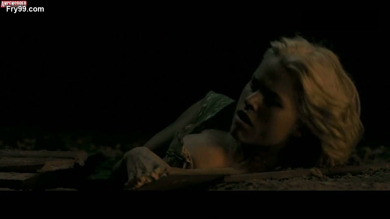 Alice Eve – The Raven