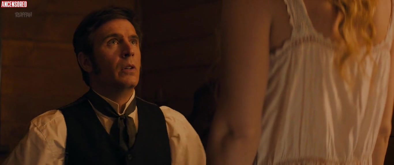 Alice Eve – the stole