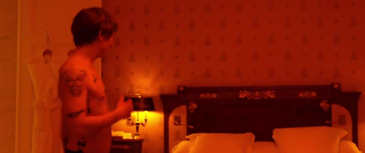 Alice Isaaz – endangered species