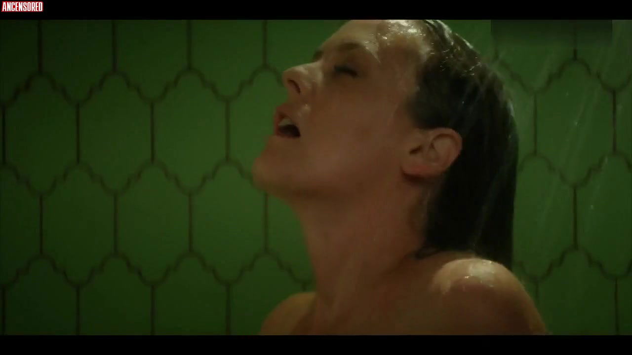 Alicia Silverstone – american woman