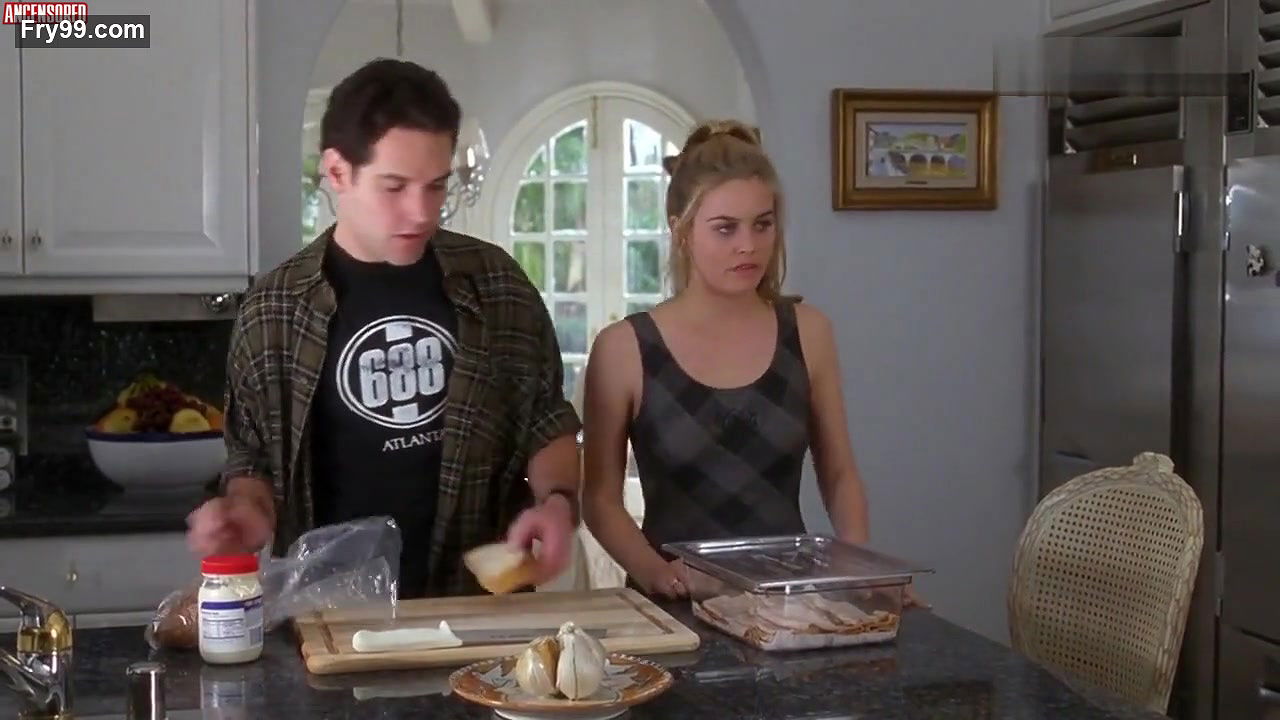 Alicia Silverstone – Clueless