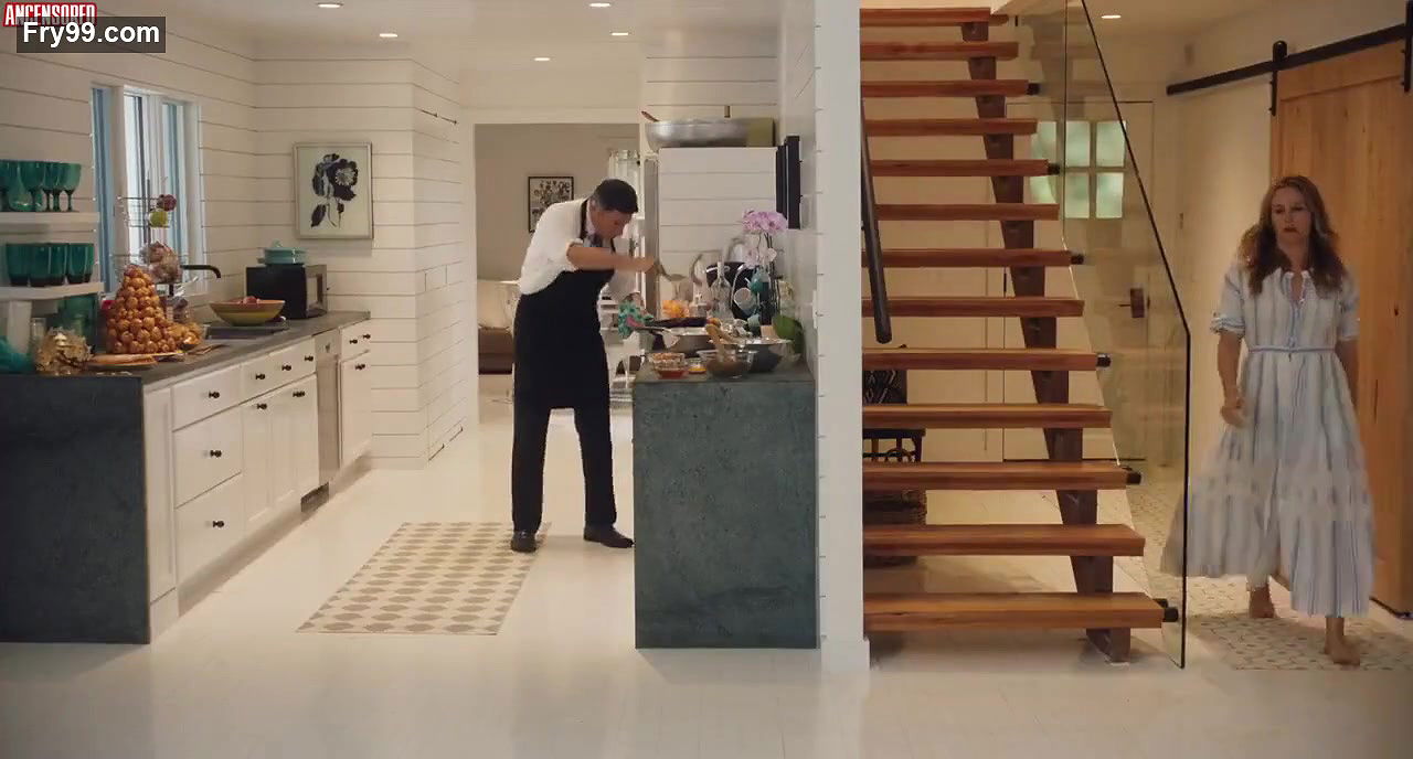 Alicia Silverstone – sister of the groom