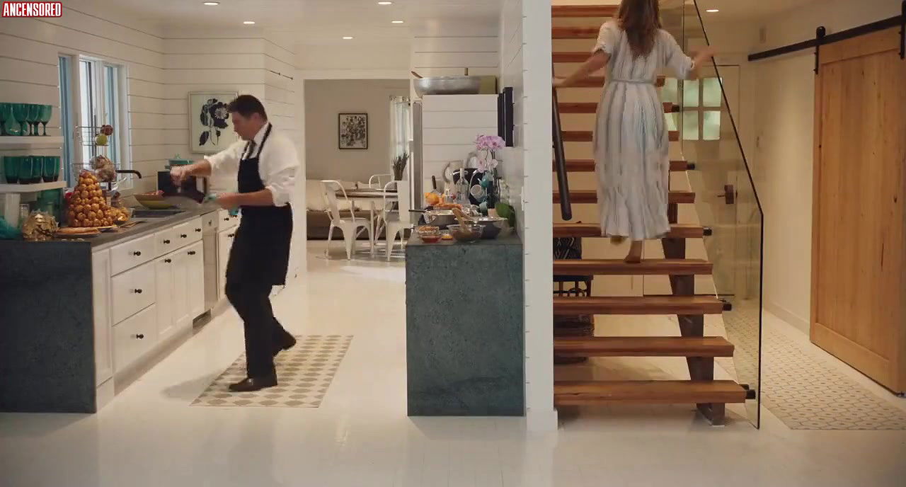 Alicia Silverstone – sister of the groom