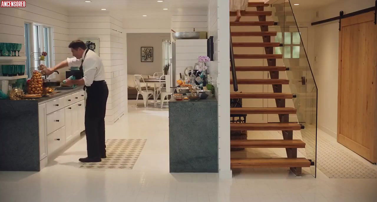 Alicia Silverstone – sister of the groom