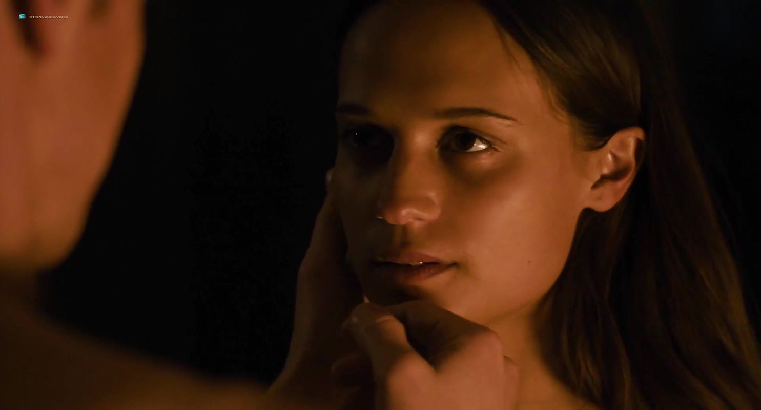 Alicia Vikander – submergence