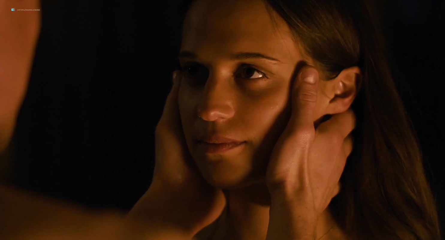 Alicia Vikander – submergence