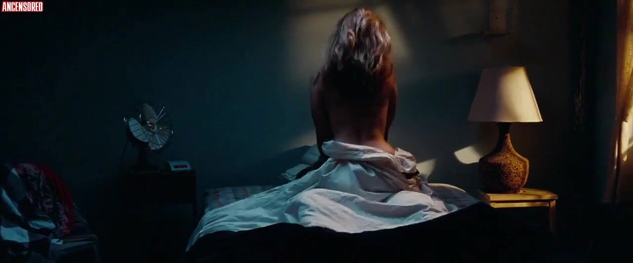 Alicja Bachleda Curus – The Girl Is in Trouble