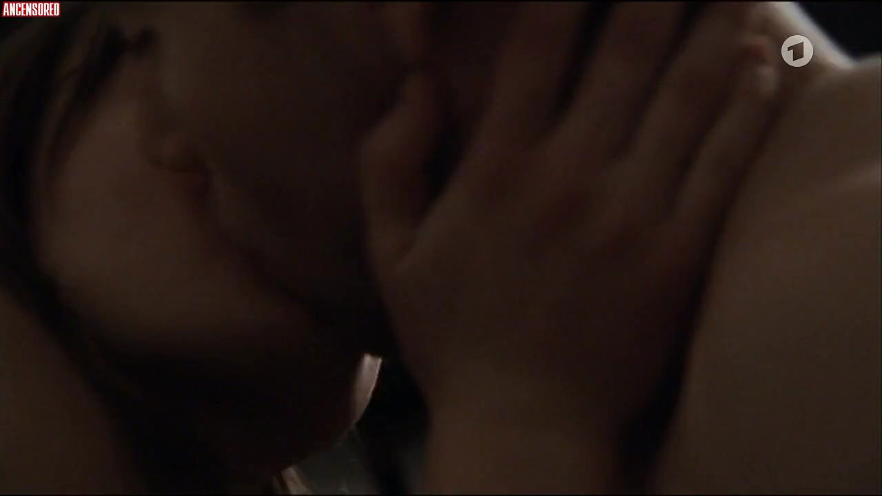 Alina Levshin – In the Face of Crime