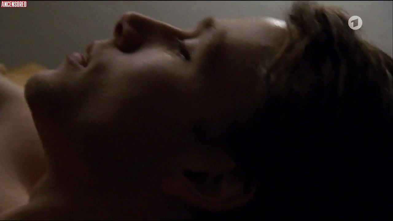 Alina Levshin – In the Face of Crime