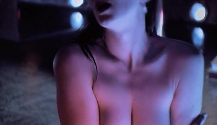 Alisha Klass – The Center of the World