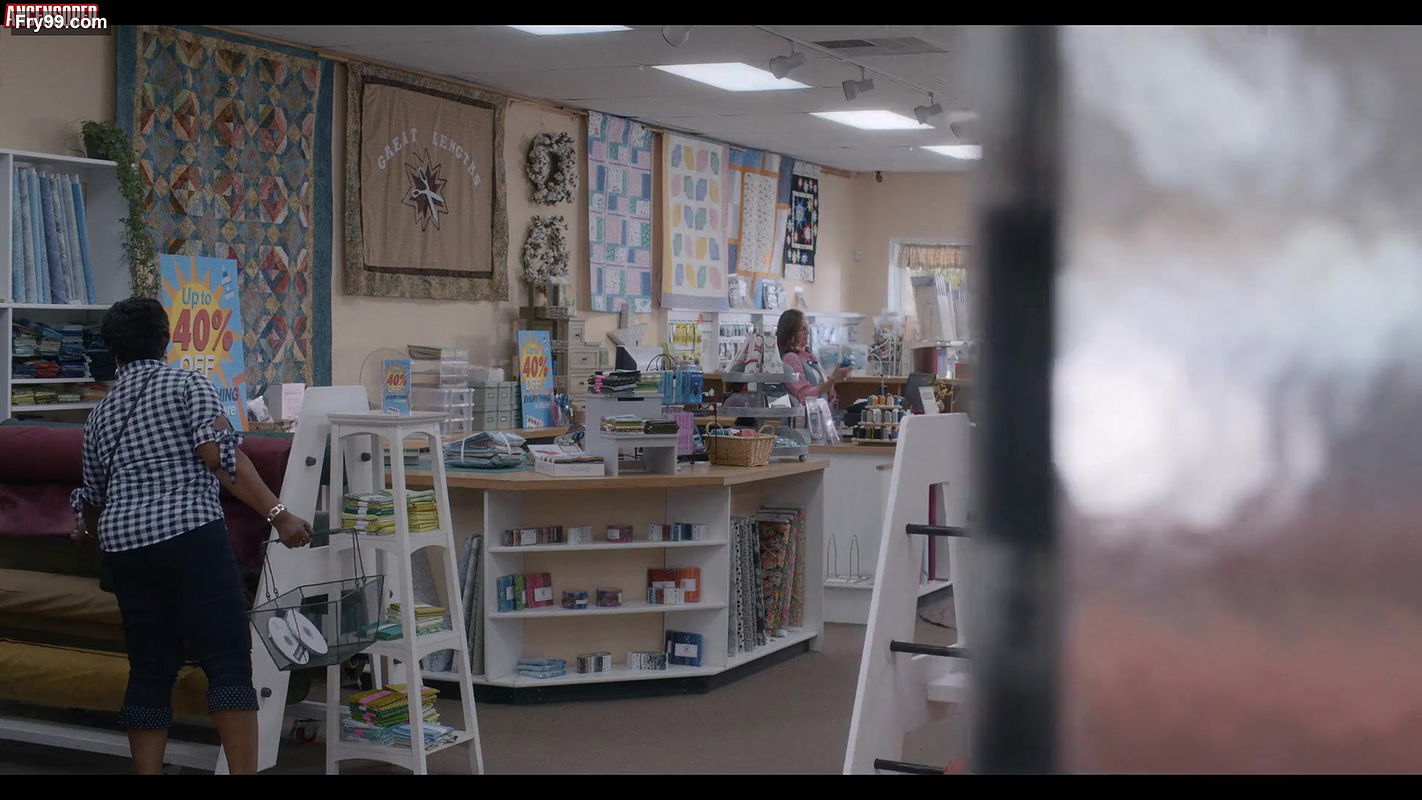 Alison Brie – horse girl