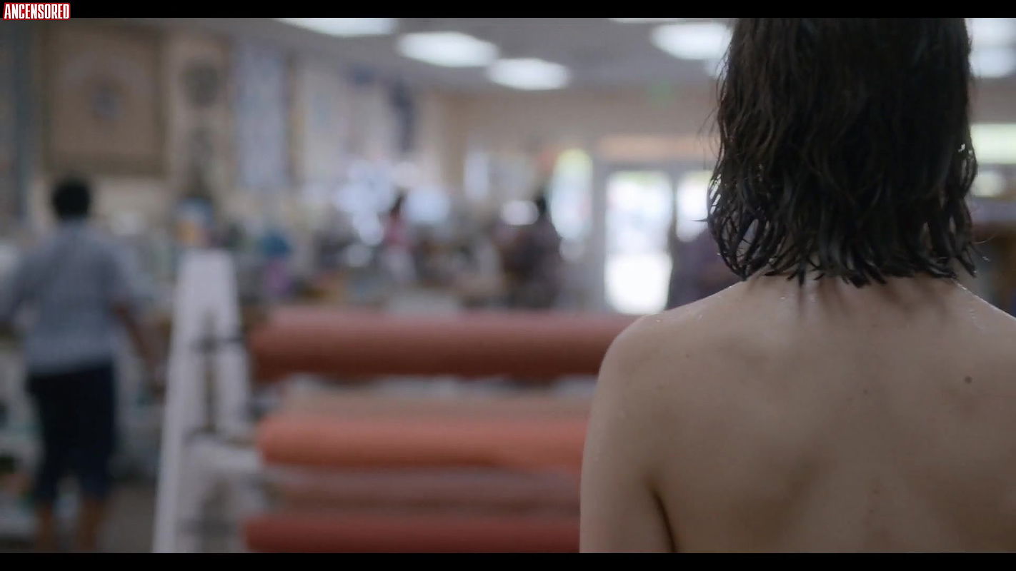 Alison Brie – horse girl