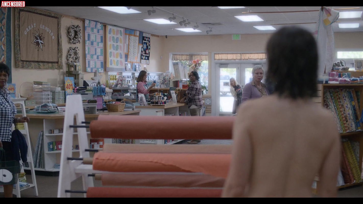 Alison Brie – horse girl