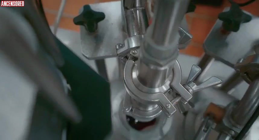 Alison Brie – spin me round