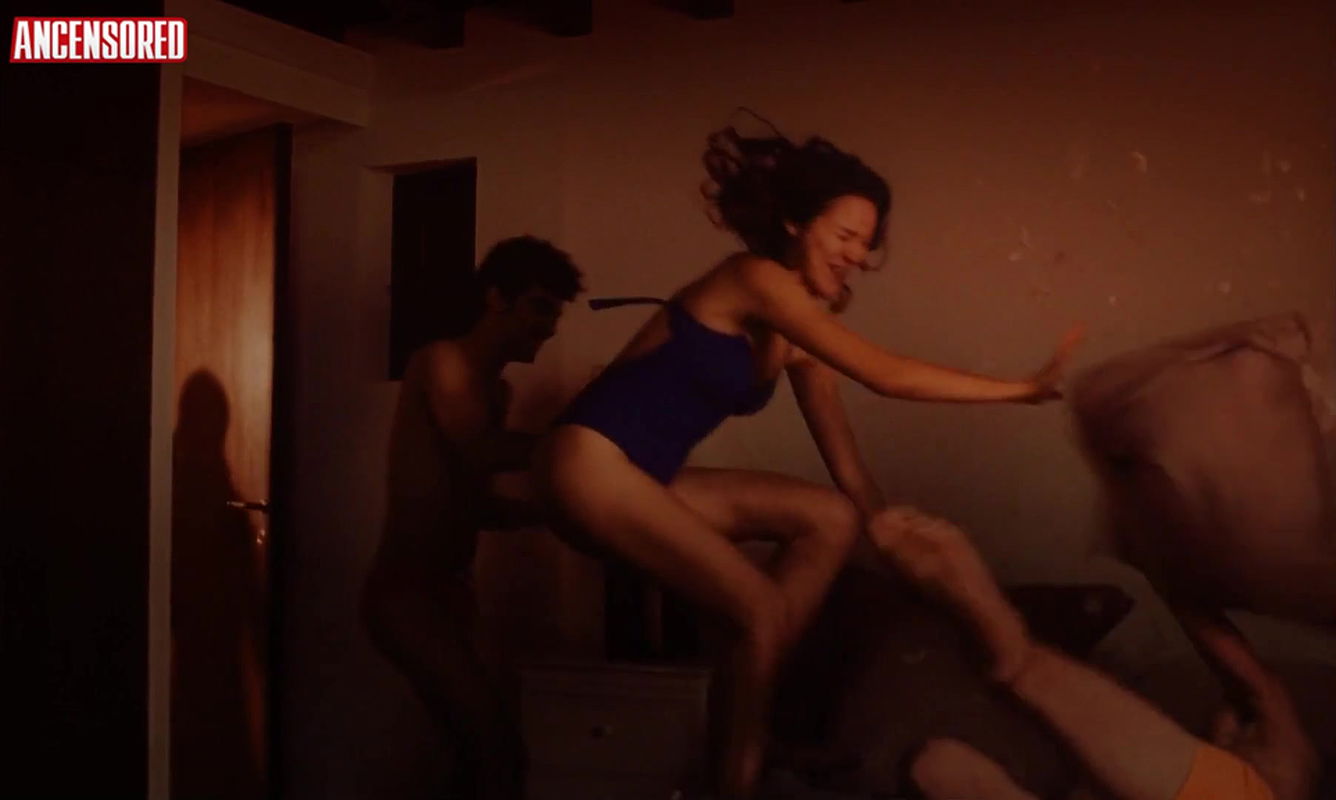 Alix Bnzech – sunny star