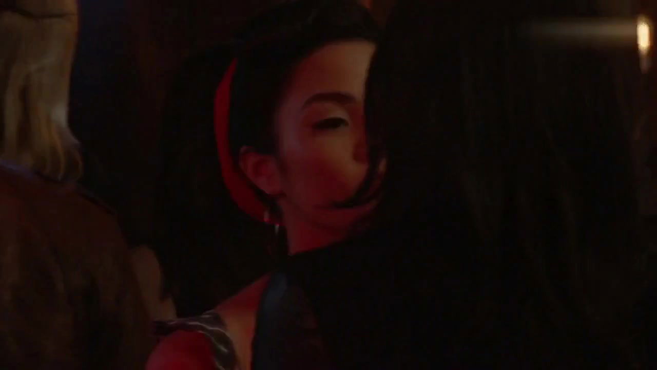 Allison Scagliotti – Stitchers